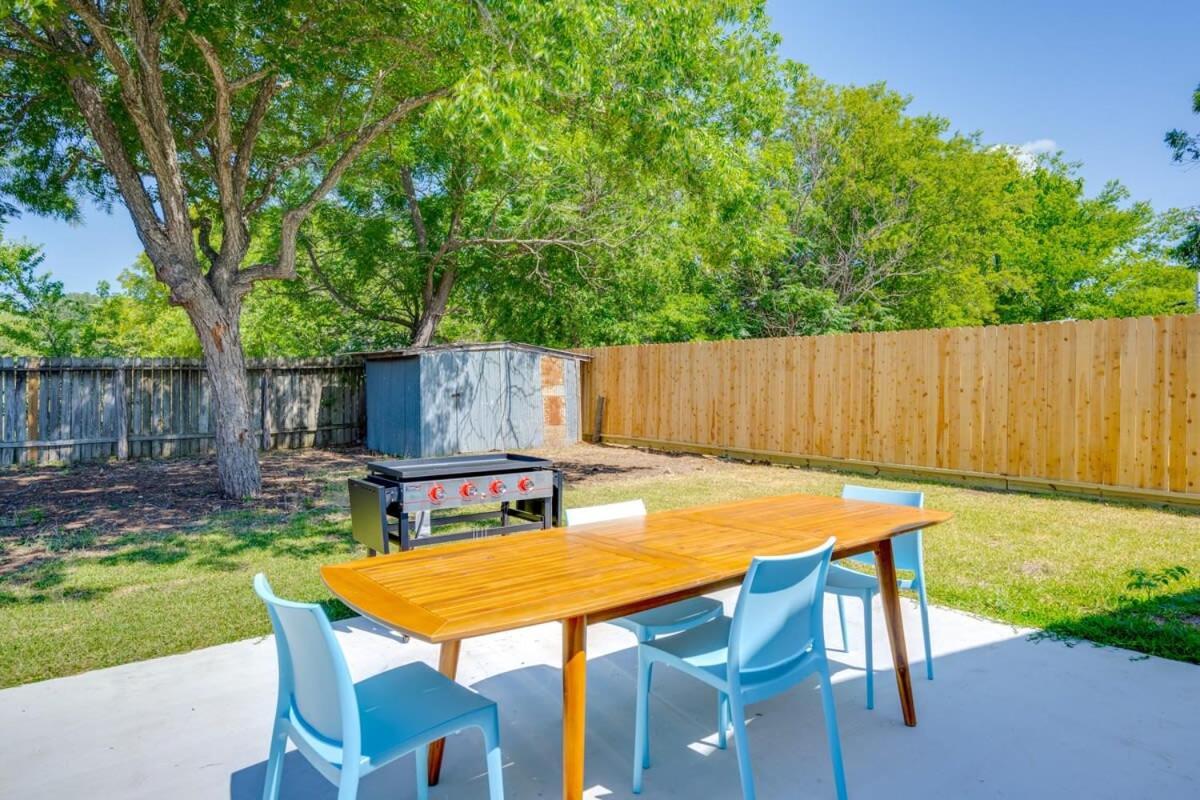 2 Kings Hot Tub Modern Cottage Hill Country Blanco Buitenkant foto